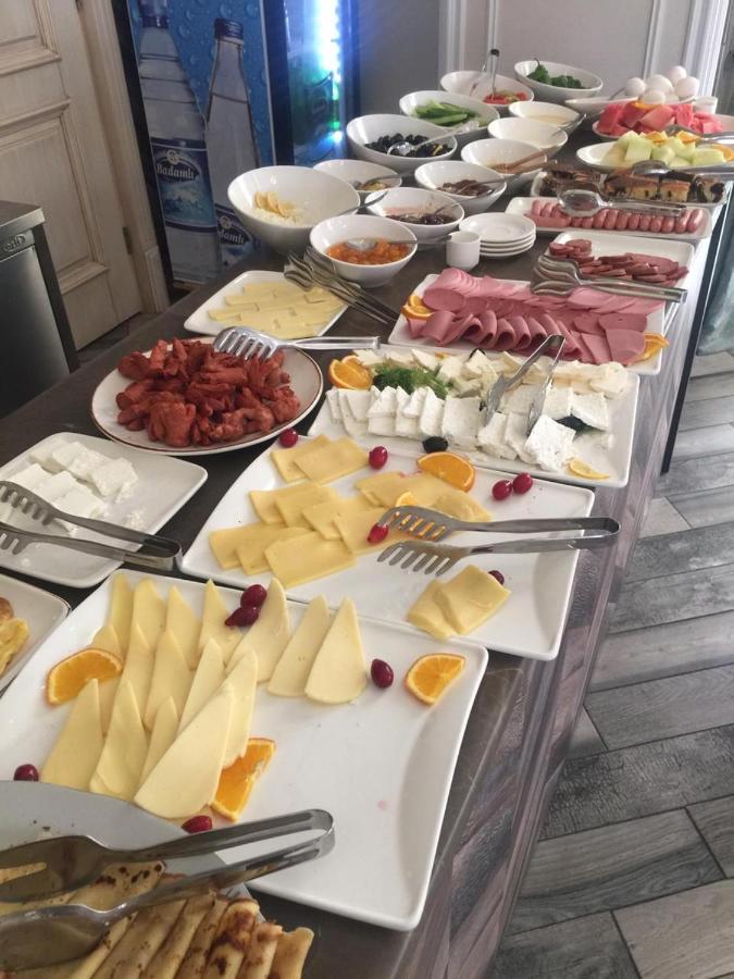 Saat Meydani Nakhchivan Luaran gambar