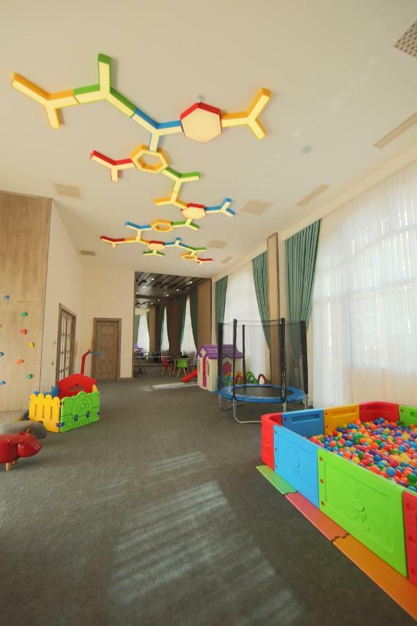 Saat Meydani Nakhchivan Luaran gambar